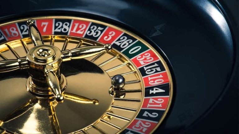 Antarmuka platform obortoto menampilkan pasar Liga 1, live-dealer casino, dan permainan slot